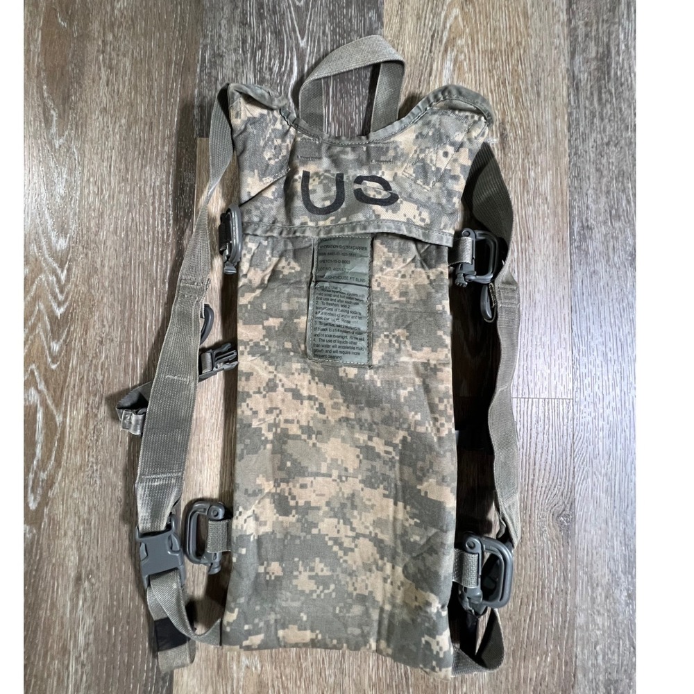 US Military Hydration System Carrier Unisex OS Green UCP Camo MOLLE II 4971